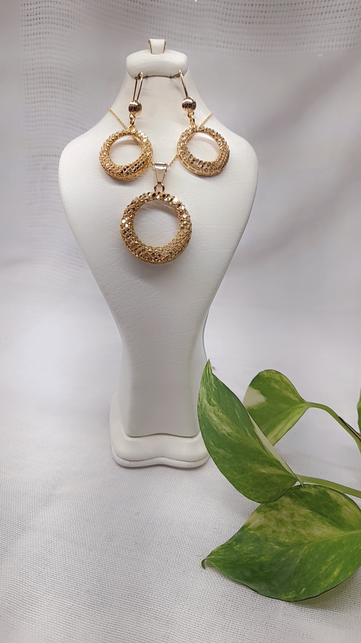 زیبایی خاص خودت رو با نیم ست ژوپینگ کامل کن 💫