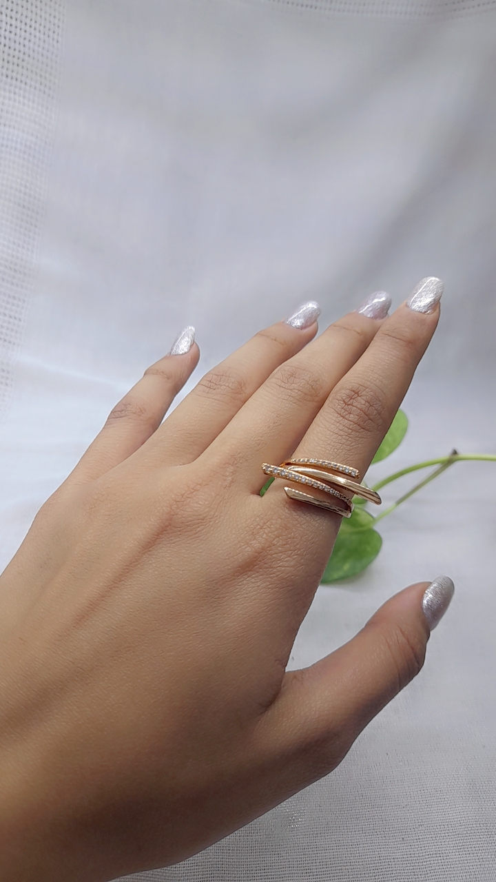 	✨ انگشتر ژوپینگ: زیبایی و ظرافت در دستان شما! ✨