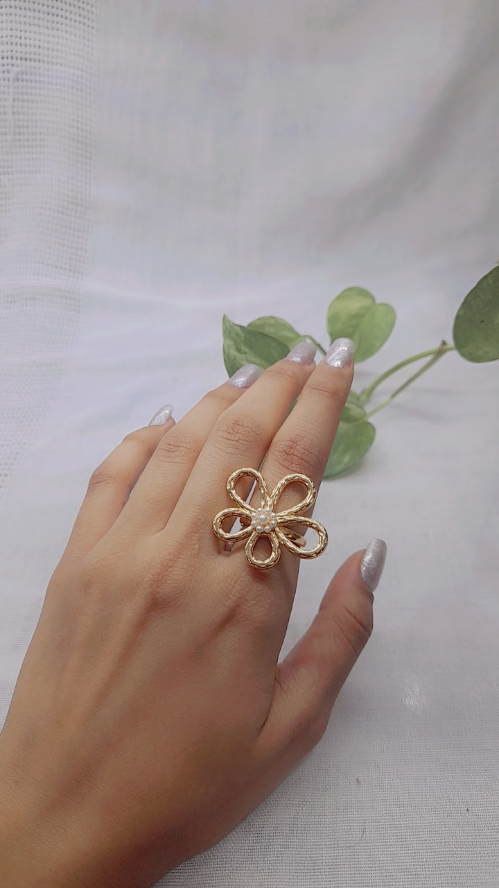 	✨ انگشتر : زیبایی و ظرافت در دستان شما! ✨