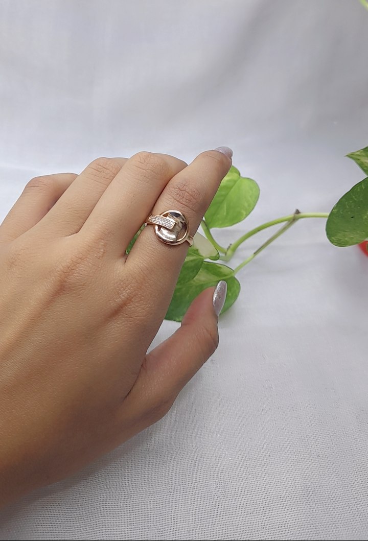 	✨ انگشتر ژوپینگ: زیبایی و ظرافت در دستان شما! ✨