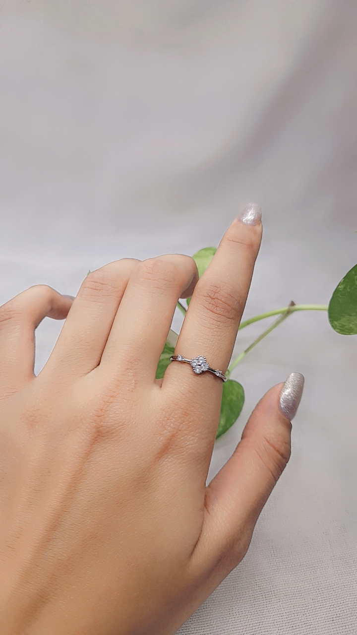 	✨ انگشتر : زیبایی و ظرافت در دستان شما! ✨