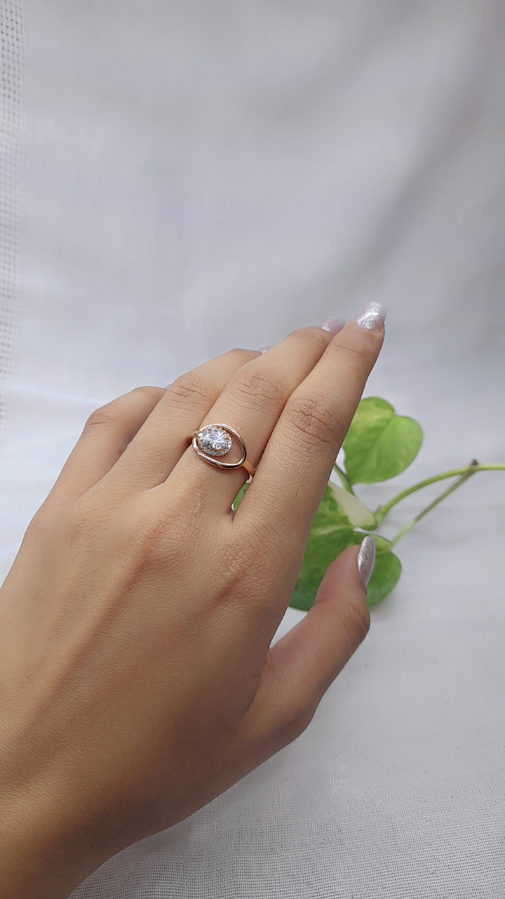 	✨ انگشتر ژوپینگ: زیبایی و ظرافت در دستان شما! ✨