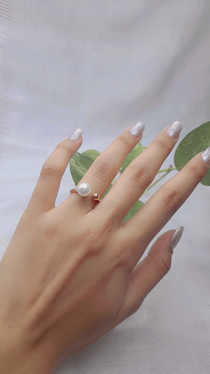 	✨ انگشتر ژوپینگ: زیبایی و ظرافت در دستان شما! ✨