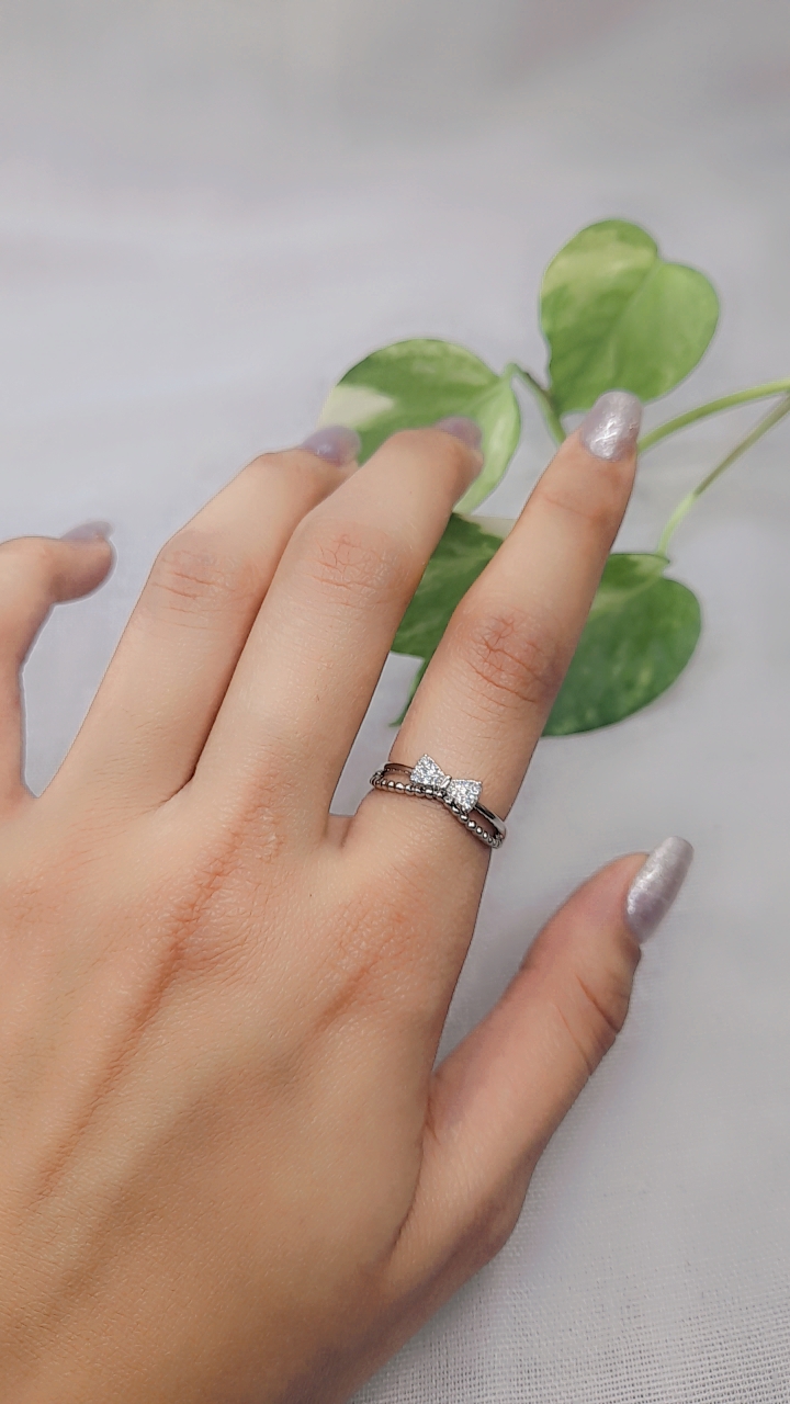 	✨ انگشتر: زیبایی و ظرافت در دستان شما! ✨
