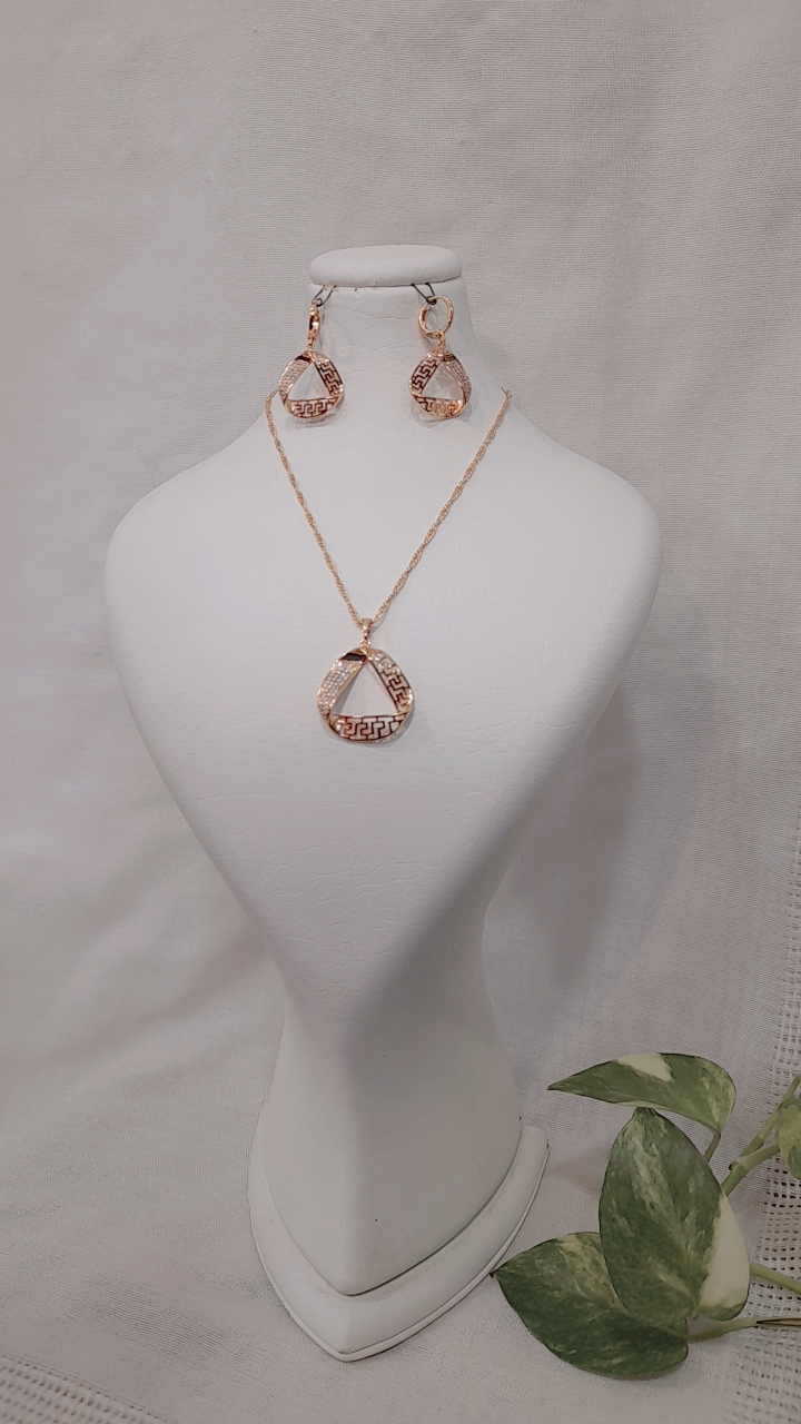 زیبایی خاص خودت رو با نیم ست ژوپینگ کامل کن 💫