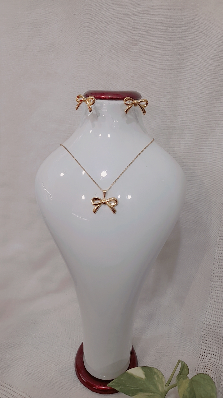 زیبایی خاص خودت رو با نیم ست کامل کن 💫